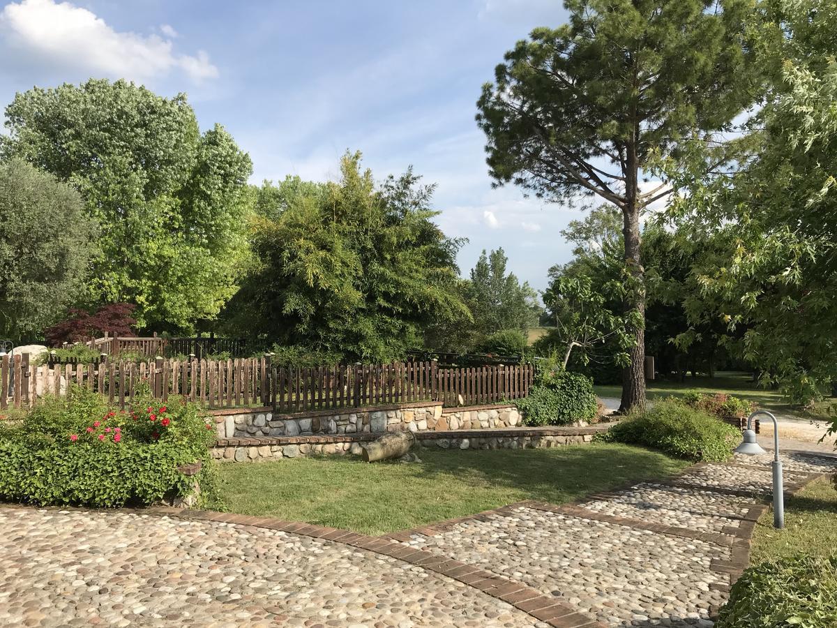Agriturismo Corte Salandini Hotell Ponti sul Mincio Exteriör bild