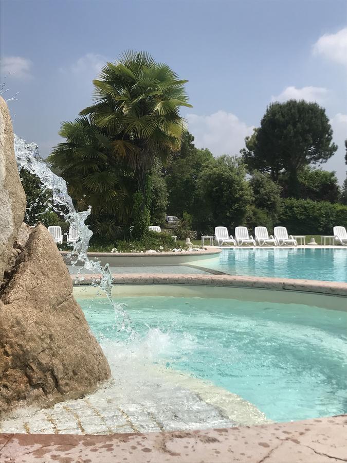 Agriturismo Corte Salandini Hotell Ponti sul Mincio Exteriör bild