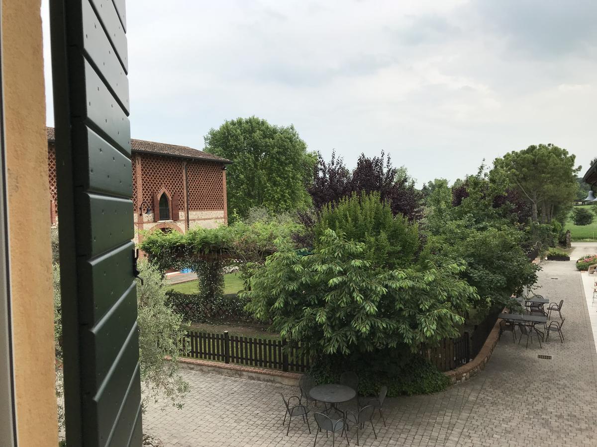 Agriturismo Corte Salandini Hotell Ponti sul Mincio Exteriör bild