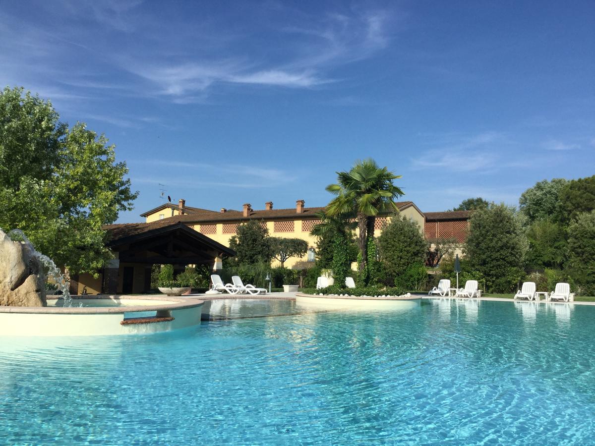 Agriturismo Corte Salandini Hotell Ponti sul Mincio Exteriör bild