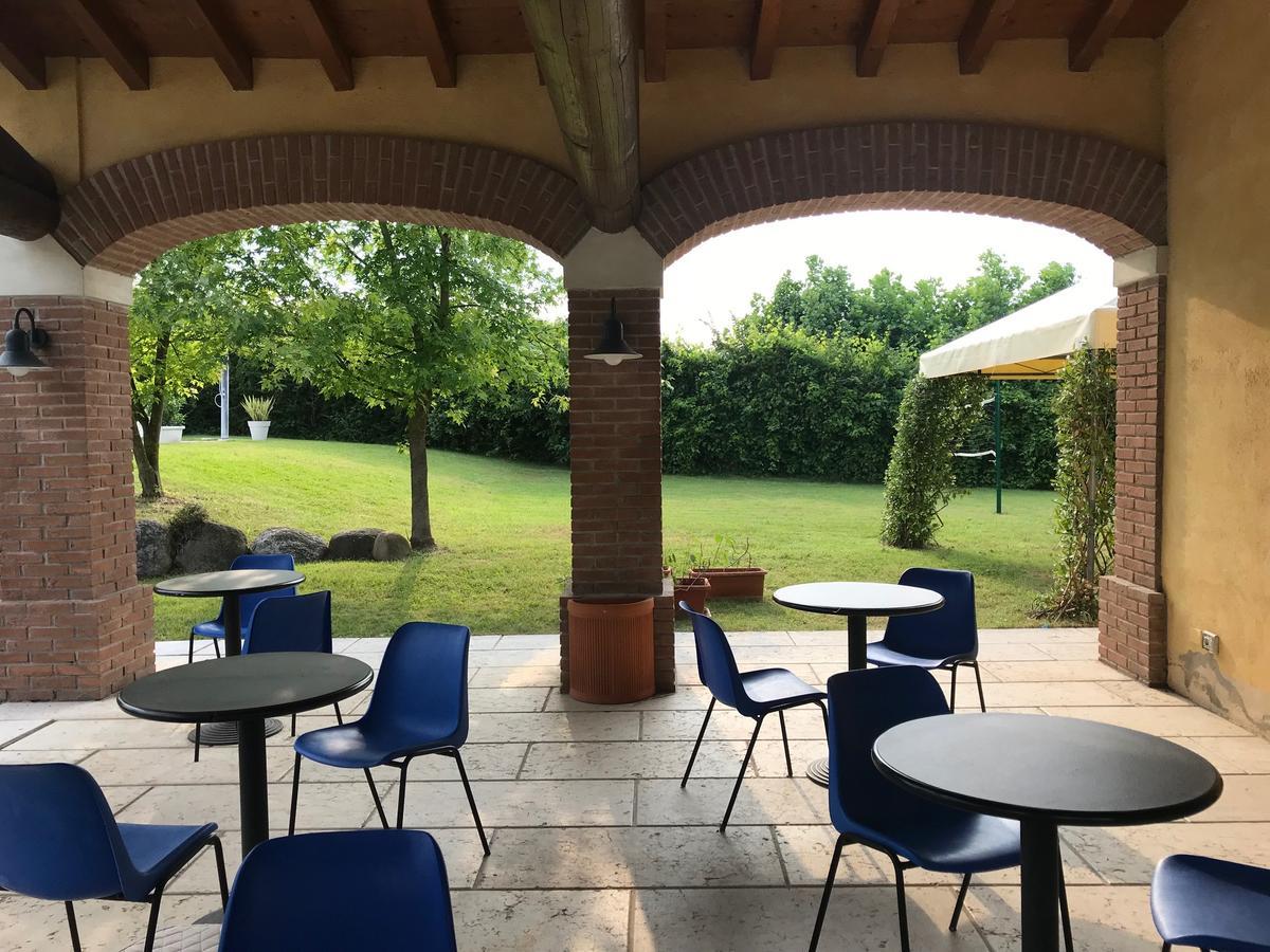 Agriturismo Corte Salandini Hotell Ponti sul Mincio Exteriör bild