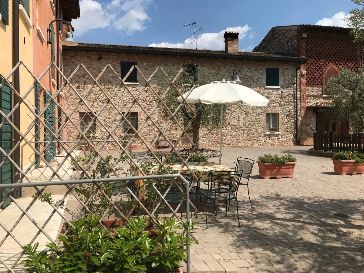 Agriturismo Corte Salandini Hotell Ponti sul Mincio Exteriör bild