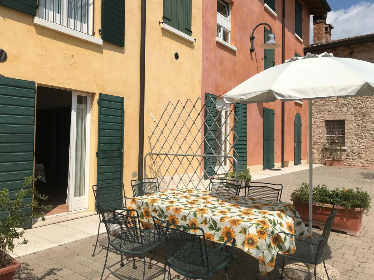 Agriturismo Corte Salandini Hotell Ponti sul Mincio Exteriör bild