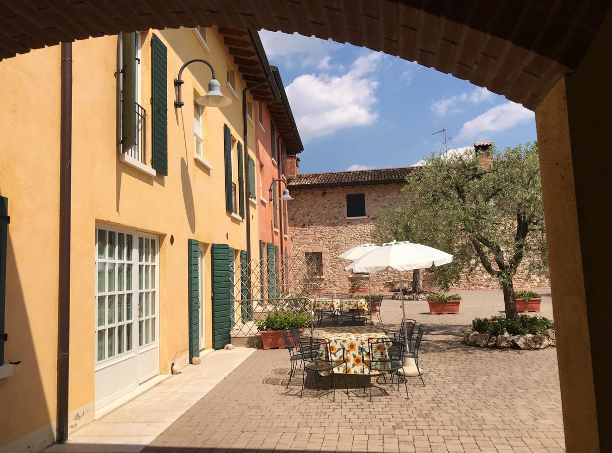 Agriturismo Corte Salandini Hotell Ponti sul Mincio Exteriör bild